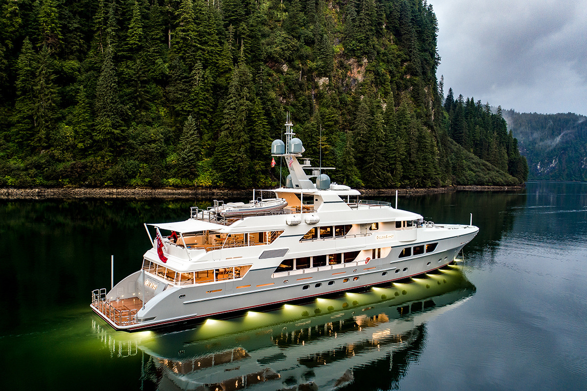 delta yacht charter